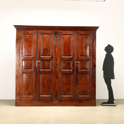 Antiquitäten, Kleiderschrank, Kleiderschrank Antiquitäten, antiker Kleiderschrank, antiker italienischer Kleiderschrank, antiker Kleiderschrank, neoklassizistischer Kleiderschrank, Kleiderschrank aus dem 19. Jahrhundert, Kleiderschrank Carlo X