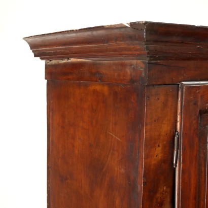Antiquitäten, Kleiderschrank, Kleiderschrank Antiquitäten, antiker Kleiderschrank, antiker italienischer Kleiderschrank, antiker Kleiderschrank, neoklassizistischer Kleiderschrank, Kleiderschrank aus dem 19. Jahrhundert, Kleiderschrank Carlo X