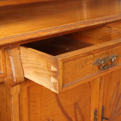 antiquariato, credenza, antiquariato credenza, credenza antica, credenza antica italiana, credenza di antiquariato, credenza neoclassica, credenza del 800,Credenza Liberty in Rovere con Alzata