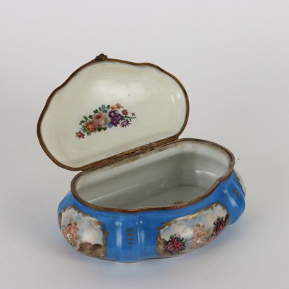 antiquités, céramiques, céramiques antiques, céramiques anciennes, céramiques italiennes anciennes, céramiques anciennes, céramiques néoclassiques, céramiques du XIXe siècle, coffret en porcelaine de Sèvres