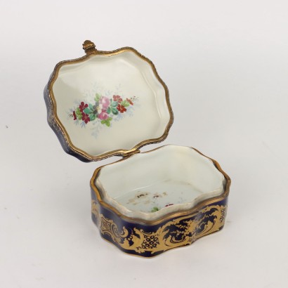 antiquités, céramiques, céramiques antiques, céramiques anciennes, céramiques italiennes anciennes, céramiques anciennes, céramiques néoclassiques, céramiques du XIXe siècle, coffret Château des Tuileries de Sèvres