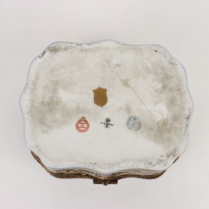 antiquités, céramiques, céramiques antiques, céramiques anciennes, céramiques italiennes anciennes, céramiques anciennes, céramiques néoclassiques, céramiques du XIXe siècle, coffret Château des Tuileries de Sèvres