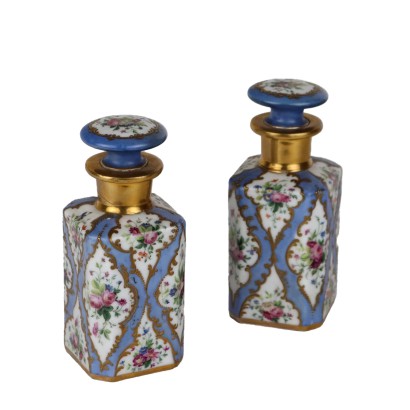Paire de Flacons en Porcelaine