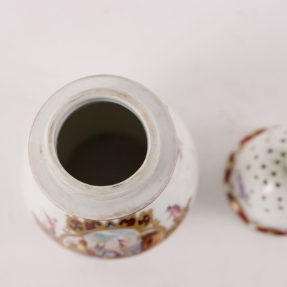 antiques, ceramics, ceramic antiques, ancient ceramics, ancient Italian ceramics, antique ceramics, neoclassical ceramics, 19th century ceramics,Bow Manufacturing Porcelain Salt Shaker