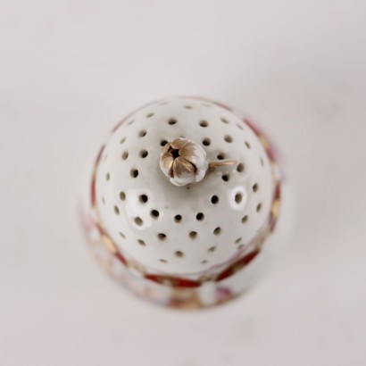 antiques, ceramics, ceramic antiques, ancient ceramics, ancient Italian ceramics, antique ceramics, neoclassical ceramics, 19th century ceramics,Bow Manufacturing Porcelain Salt Shaker