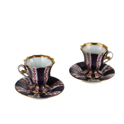 Paire de tasses en porcelaine de Sèvres
