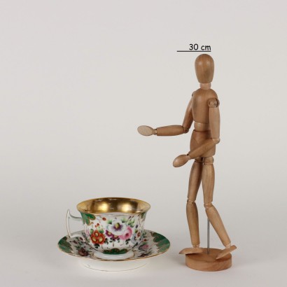 Antiquitäten, Tasse, Antiquitätentasse, antike Tasse, antike italienische Tasse, antike Tasse, neoklassizistische Tasse, Tasse aus dem 19. Jahrhundert, Teetasse aus Porzellan