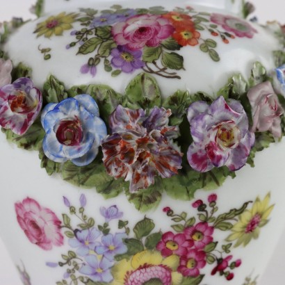 Antiquitäten, Vase, Vase Antiquitäten, antike Vase, antike italienische Vase, antike Vase, neoklassizistische Vase, Vase aus dem 19. Jahrhundert, Vase mit Porzellandeckel