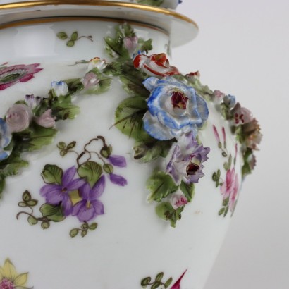 Antiquitäten, Vase, Vase Antiquitäten, antike Vase, antike italienische Vase, antike Vase, neoklassizistische Vase, Vase aus dem 19. Jahrhundert, Vase mit Porzellandeckel