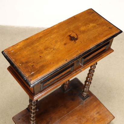 Ancient Kneeler Walnut Italy \'700 Walnut Briar Veneered