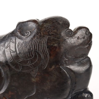 Spinach jade sculpture