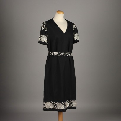 Abito Vintage Nero con Ricami Bianchi