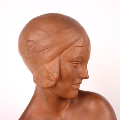 Busto Femminile in Terracotta