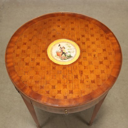 Tavolino Rotondo in Stile Neoclassico