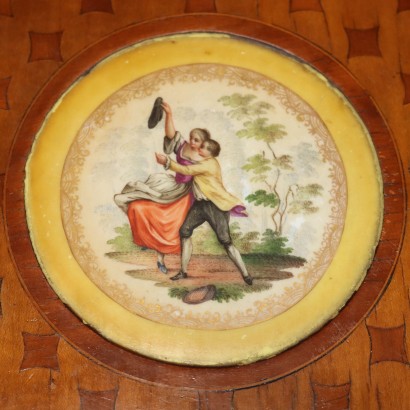 Tavolino Rotondo in Stile Neoclassico