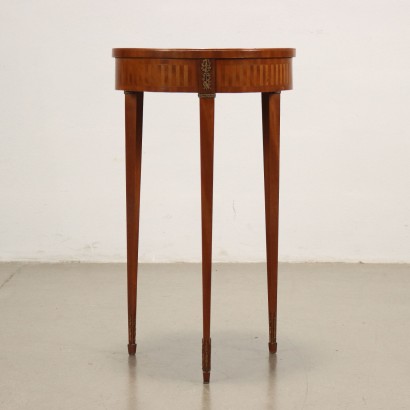 Tavolino Rotondo in Stile Neoclassico