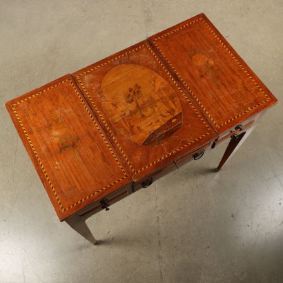 Toilette Intarsiata in Stile Neoclassico