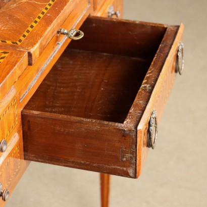 Toilette Intarsiata in Stile Neoclassico