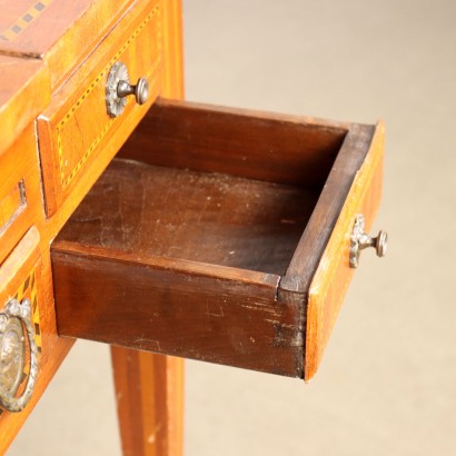Toilette Intarsiata in Stile Neoclassico