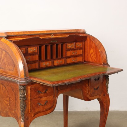 Style writing desk