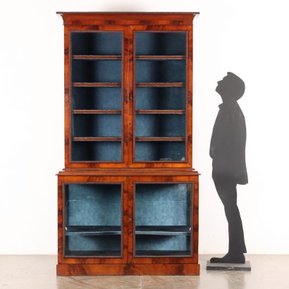 Vitrine du début de l'époque victorienne