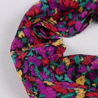 Gianni Versace Seidenschal mit Blumenmuster%,Gianni Versace Seidenschal mit Blumenmuster%,Gianni Versace Seidenschal mit Blumenmuster%