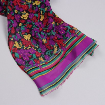 Gianni Versace Seidenschal mit Blumenmuster%,Gianni Versace Seidenschal mit Blumenmuster%,Gianni Versace Seidenschal mit Blumenmuster%