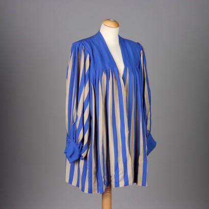 Weiße und blaue Vintage-Jacke