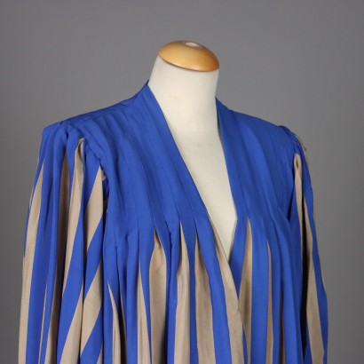 Weiße und blaue Vintage-Jacke