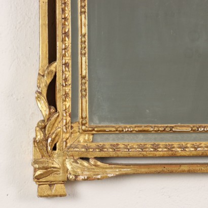 Specchiera in Stile Neoclassico