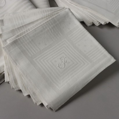 Tablecloth with 12 napkins