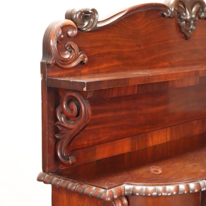 Sideboard mit englischem Lift