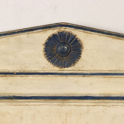 Neoclassical bed