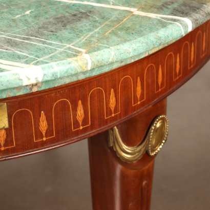 Table de style néoclassique