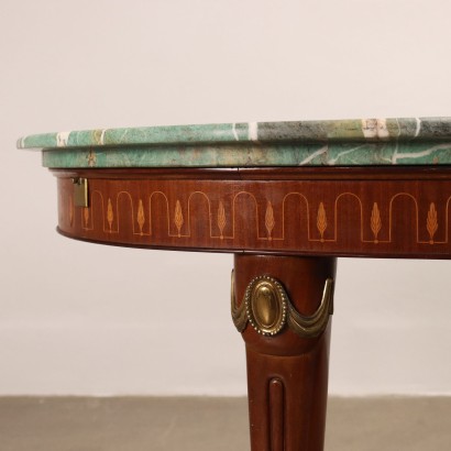 Table de style néoclassique