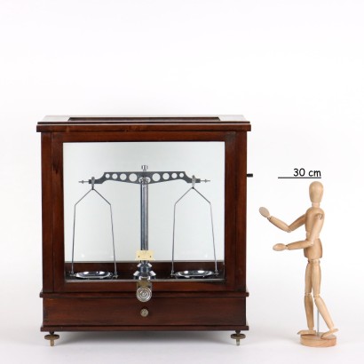 Precision Laboratory Balance in