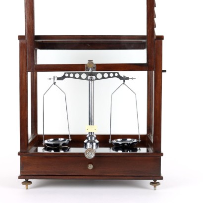 Precision Laboratory Balance in