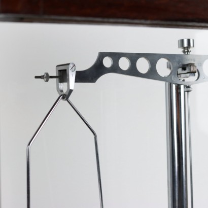 Precision Laboratory Balance in