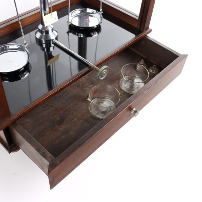 Precision Laboratory Balance in