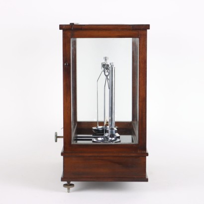 Precision Laboratory Balance in