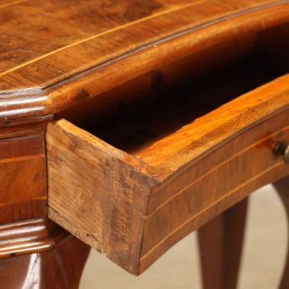 Genouillère néoclassique en noyer, Kneeler en noyer