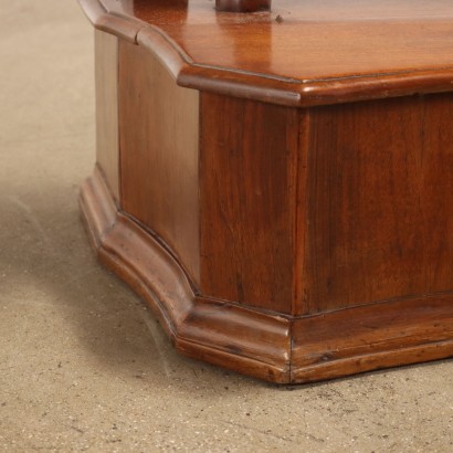 Genouillère néoclassique en noyer, Kneeler en noyer