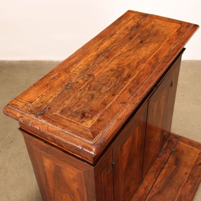 Genouillère-Armoire Antique