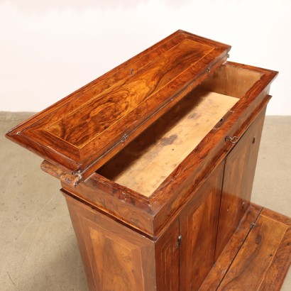 Genouillère-Armoire Antique