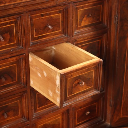 Genouillère-Armoire Antique