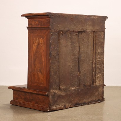 Genouillère-Armoire Antique