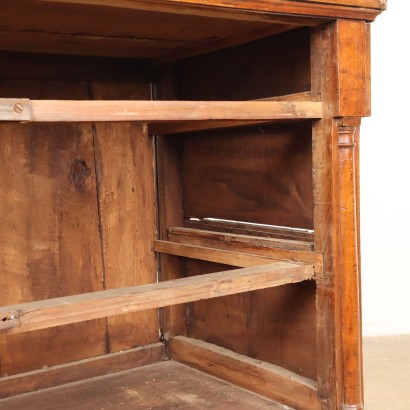 Empire chest of drawers in Walnut