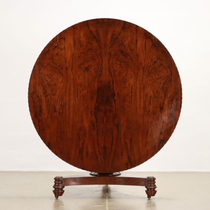 Vela Round Table