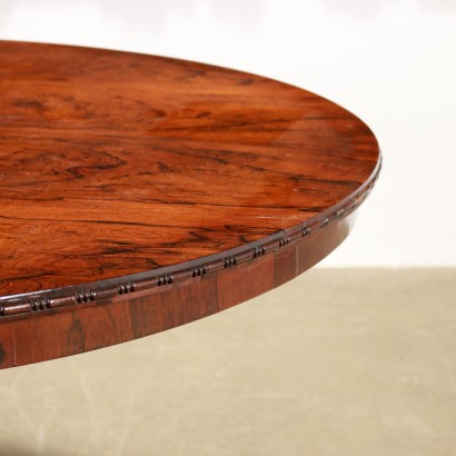 Vela Round Table
