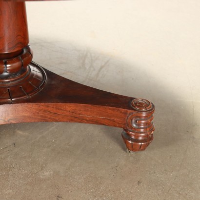 Vela Round Table